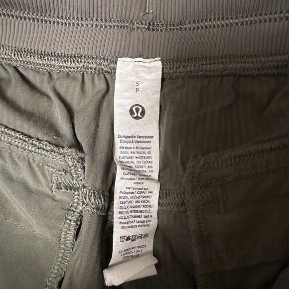 Lululemon Dance Studio Relaxed-Fit Mid-Rise Cargo Jogger - Picture 7 of 7
